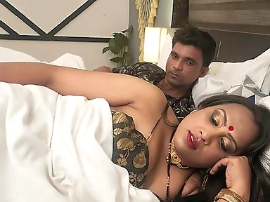 Big Boobs Indian Stepmom in Saree Rough Fucked by Stepson in Hindi Audio