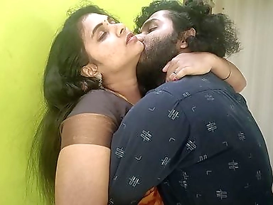 Vaishnavy and Sharun Long Lip Lock Part 1