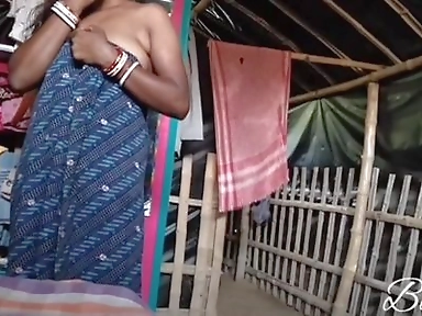 Pumi Bhabhi Had Come After Taking Bath and I Entered the House and Left Her