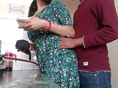 Wife Quenched Her Thirst by Fucking in the Kitchen Even Though She Didn't Want to Fuck