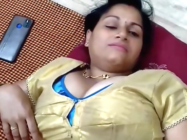 Indian aunty Red saree with boyfriend sex enjoy