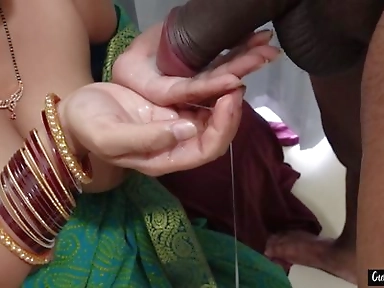 Hot Indian Housewife Saree and Desi Blowjob