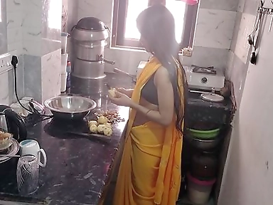 Indian Couple Hot Sex in Kitchen While Desi Wife Cooking Food