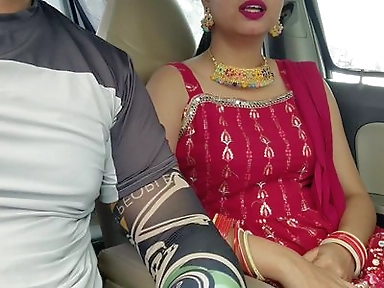 Cute Desi Indian Beautiful Bhabhi Gets Fucked with Huge Dick in Car Outdoor Risky Parking Lot Sex