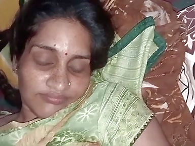 Uncut Mms of Indian Desi Bhabhi with Her Boyfriend