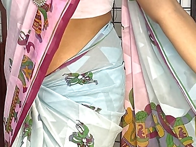 Trying indian saree