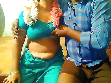 Tamil Jasmine Flower Aunty Pressing Big Boobs