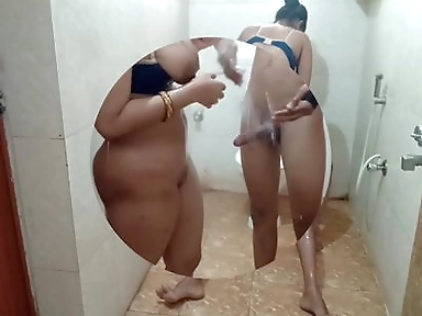 Bhabhi Suddenly Entry Bathroom Without Knock the Door Hard-core Sex