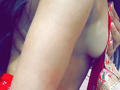 Bhabhi loves to love herself