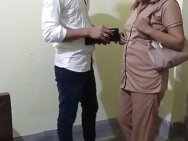 My Office Colleague Always Fuck Me for Exchange of Tips